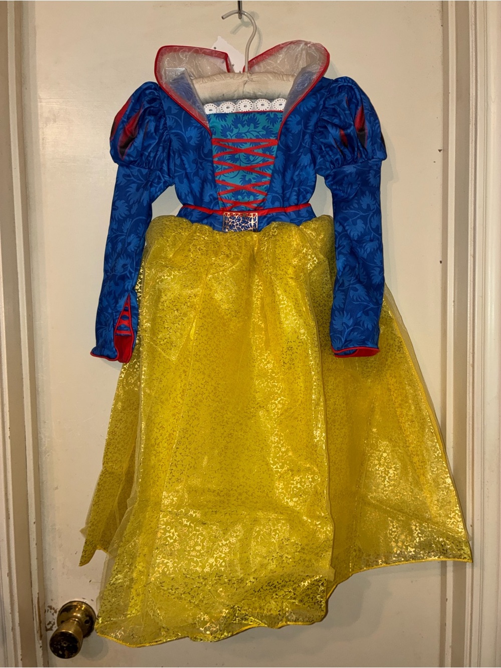 NWT Snow White inspired Princess costume.Gloves| scepter| crown| Jewelry| Gown